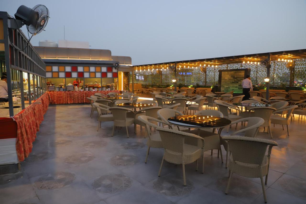 Hotel Haris Mg Road Gurugram Gurgáon Kültér fotó