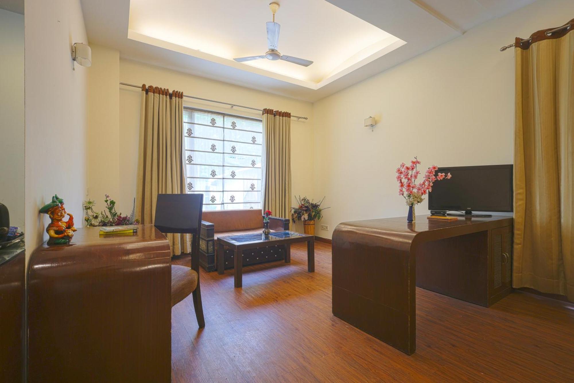 Hotel Haris Mg Road Gurugram Gurgáon Kültér fotó