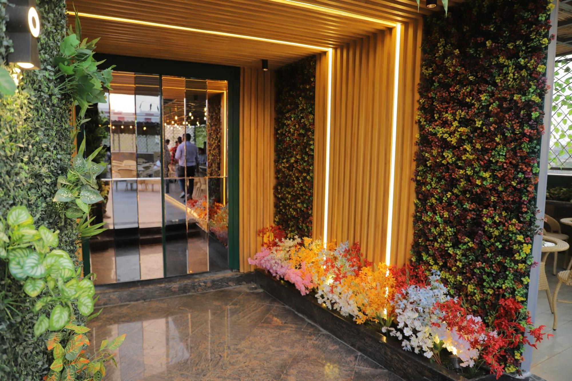 Hotel Haris Mg Road Gurugram Gurgáon Kültér fotó