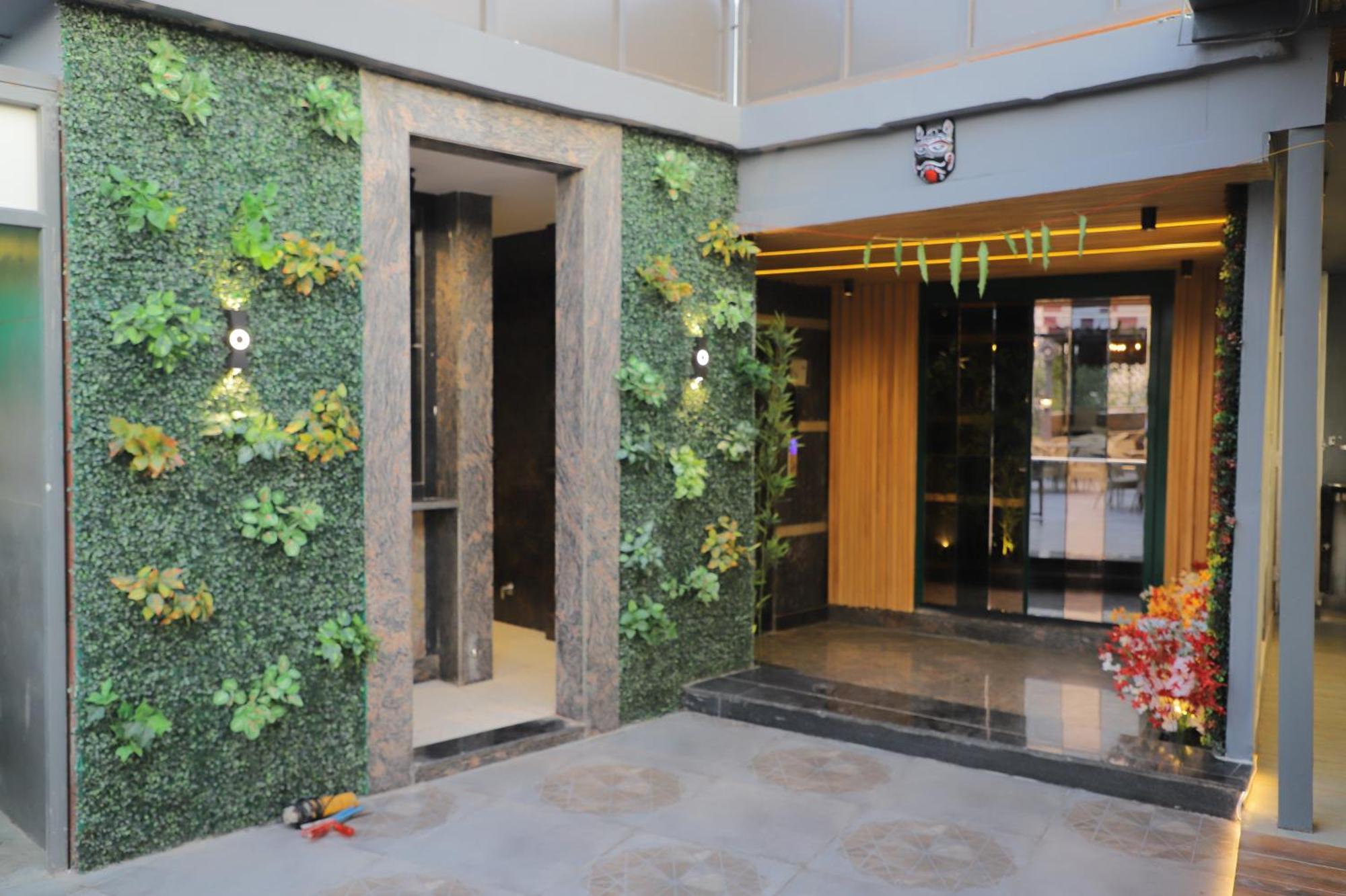Hotel Haris Mg Road Gurugram Gurgáon Kültér fotó
