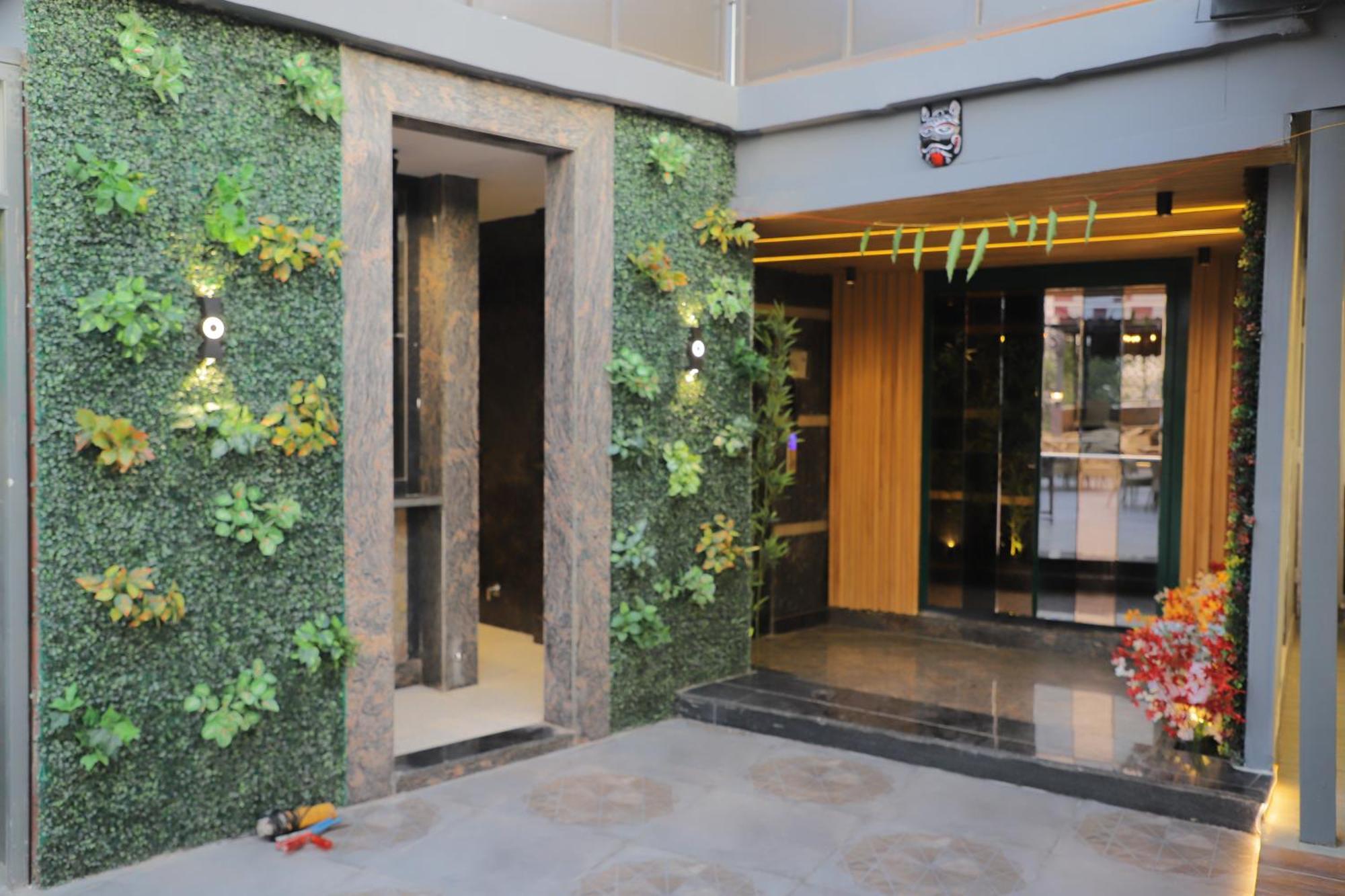 Hotel Haris Mg Road Gurugram Gurgáon Kültér fotó