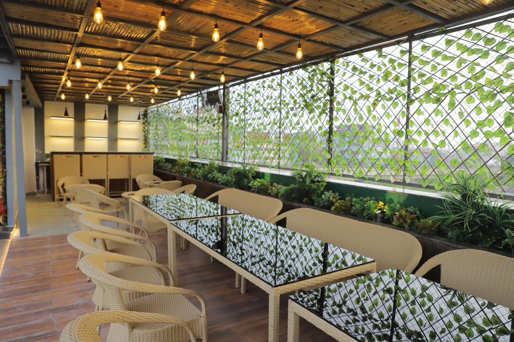 Hotel Haris Mg Road Gurugram Gurgáon Kültér fotó