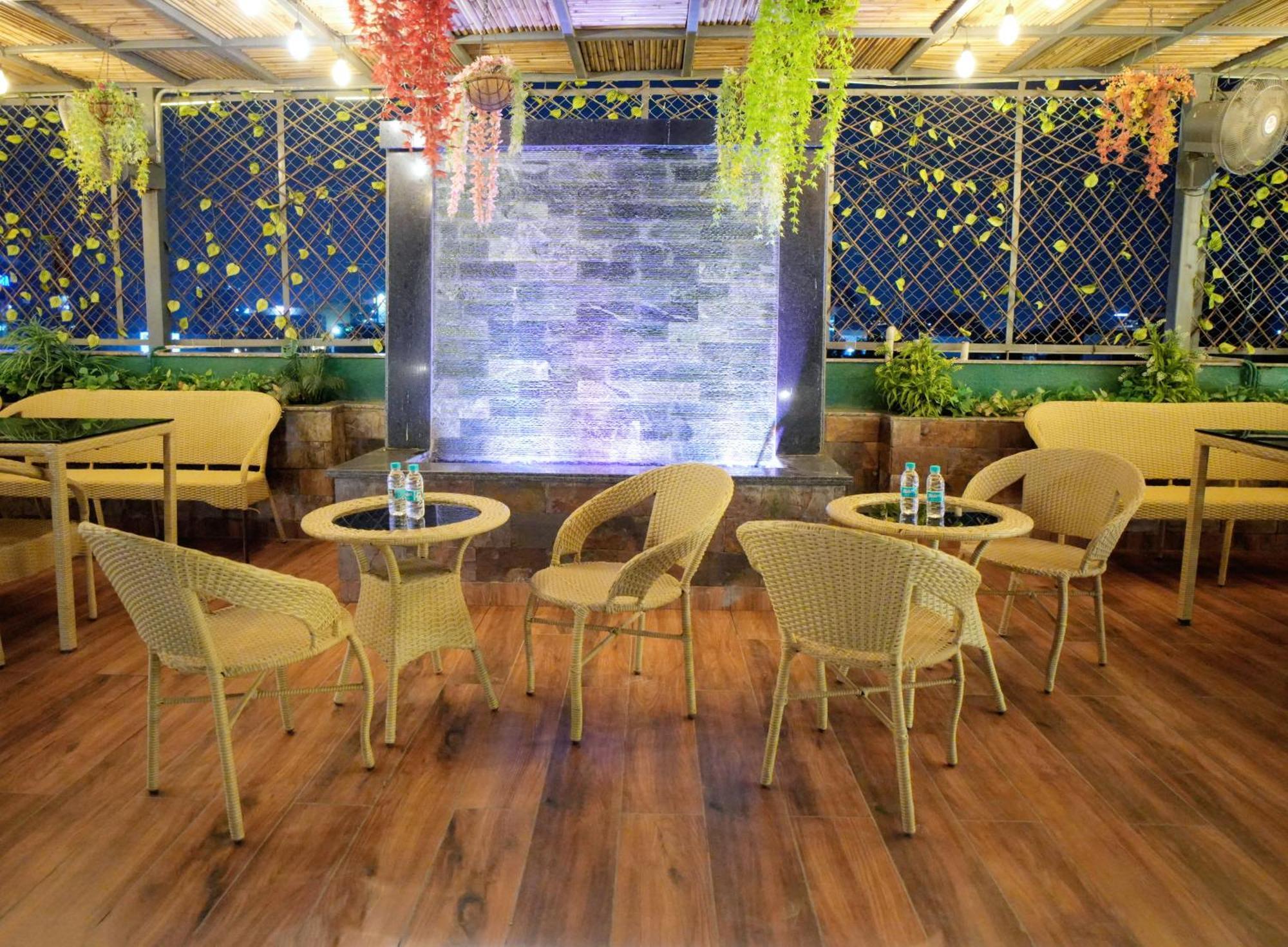 Hotel Haris Mg Road Gurugram Gurgáon Kültér fotó
