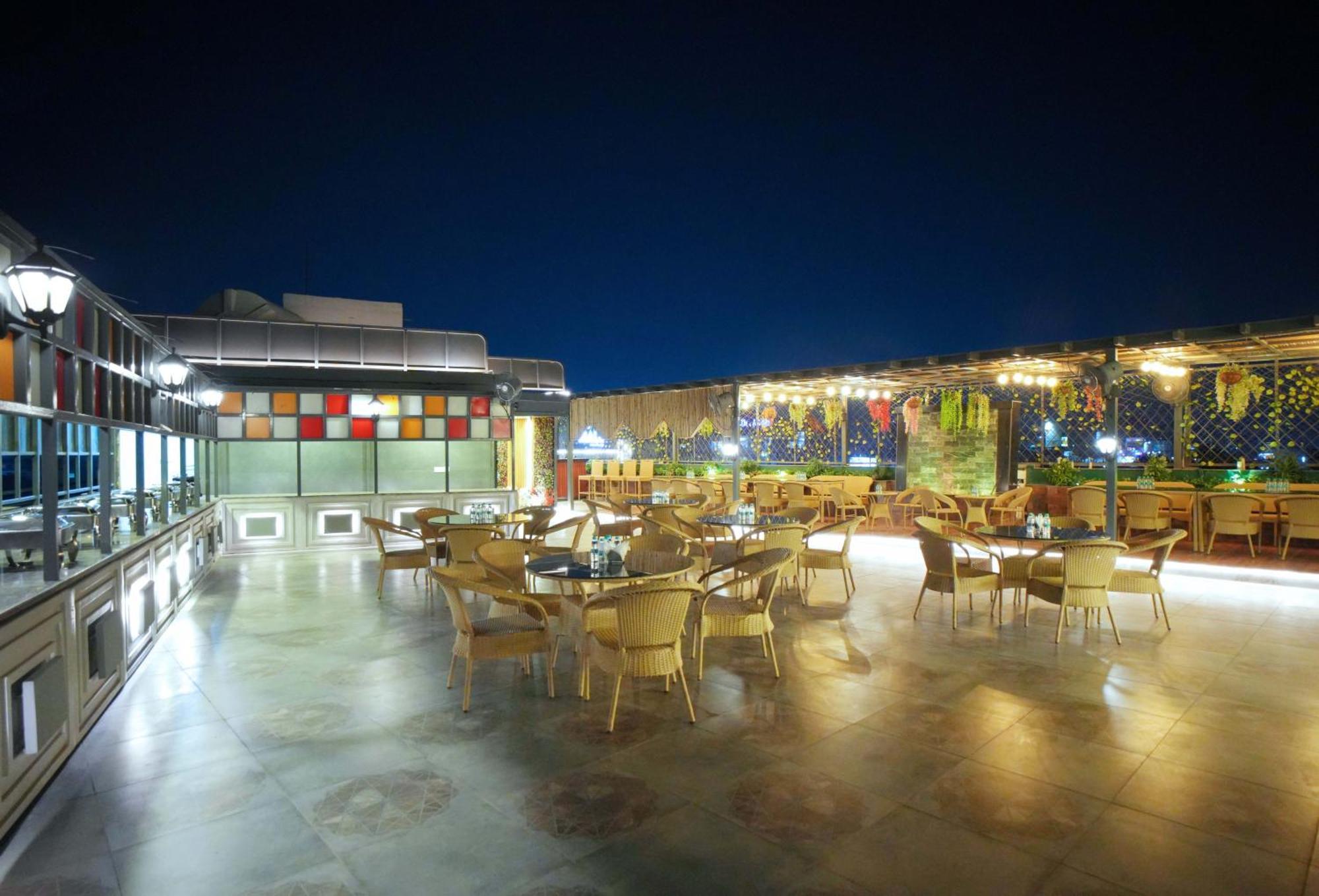 Hotel Haris Mg Road Gurugram Gurgáon Kültér fotó