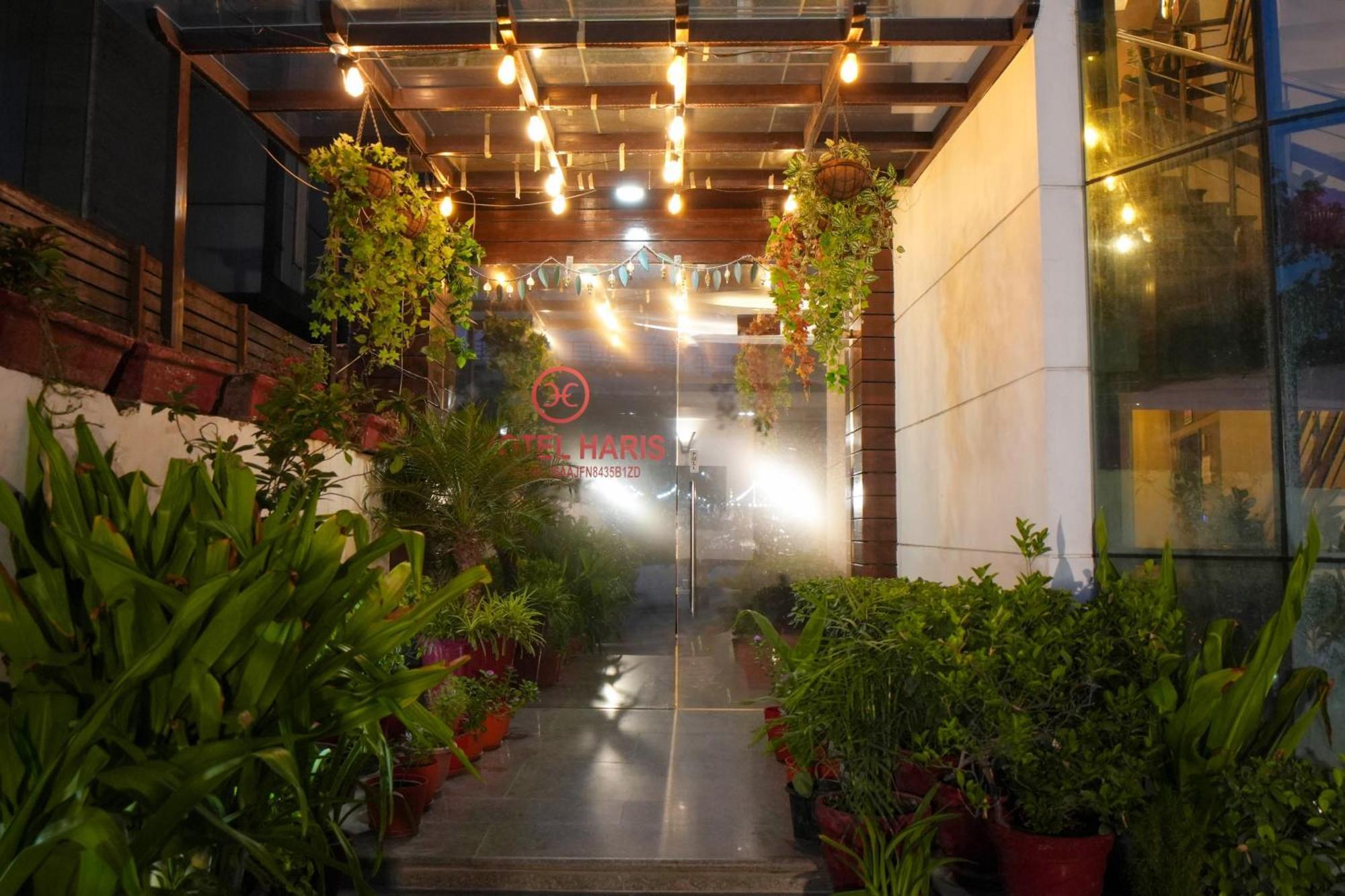 Hotel Haris Mg Road Gurugram Gurgáon Kültér fotó