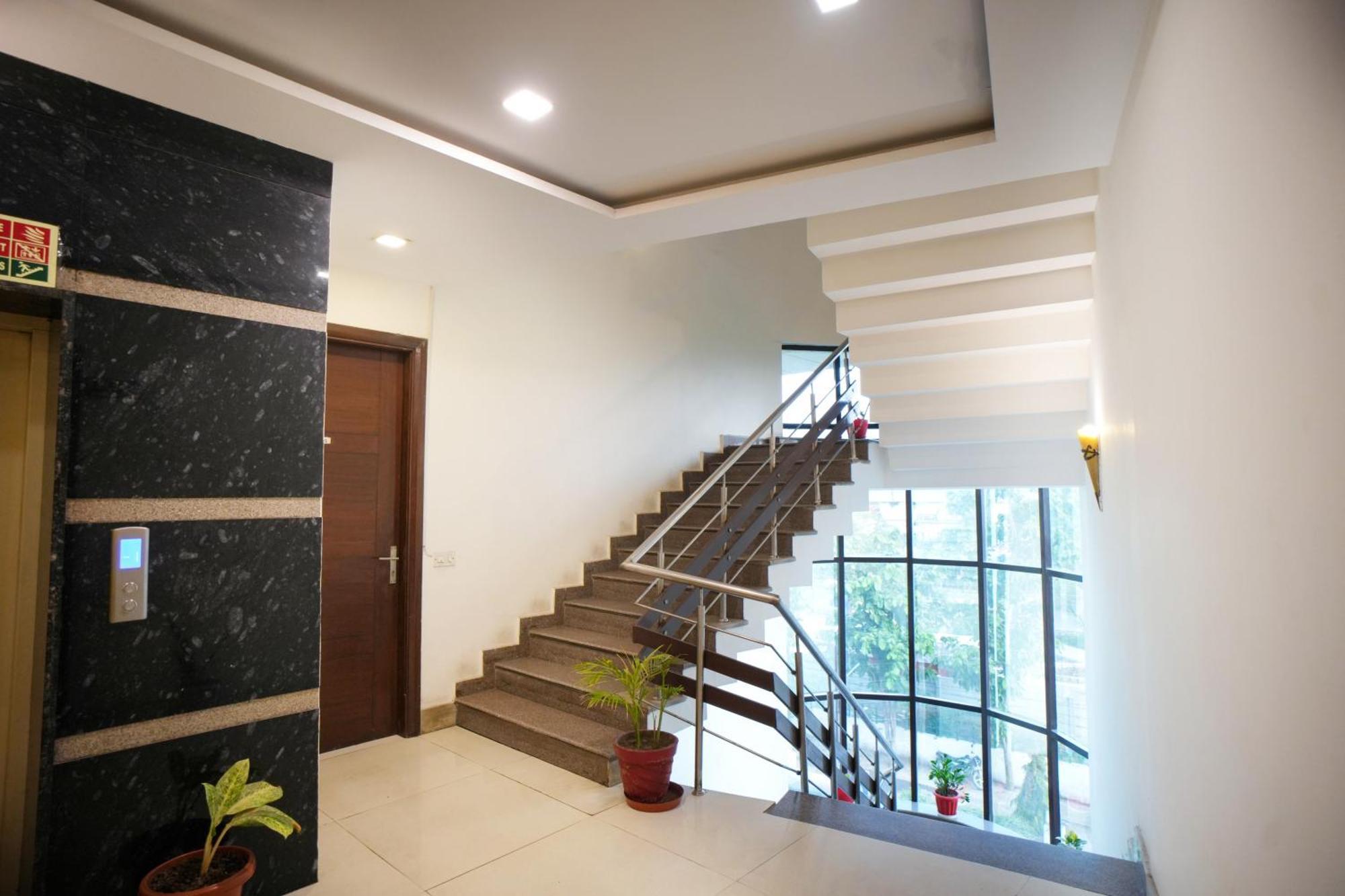 Hotel Haris Mg Road Gurugram Gurgáon Kültér fotó