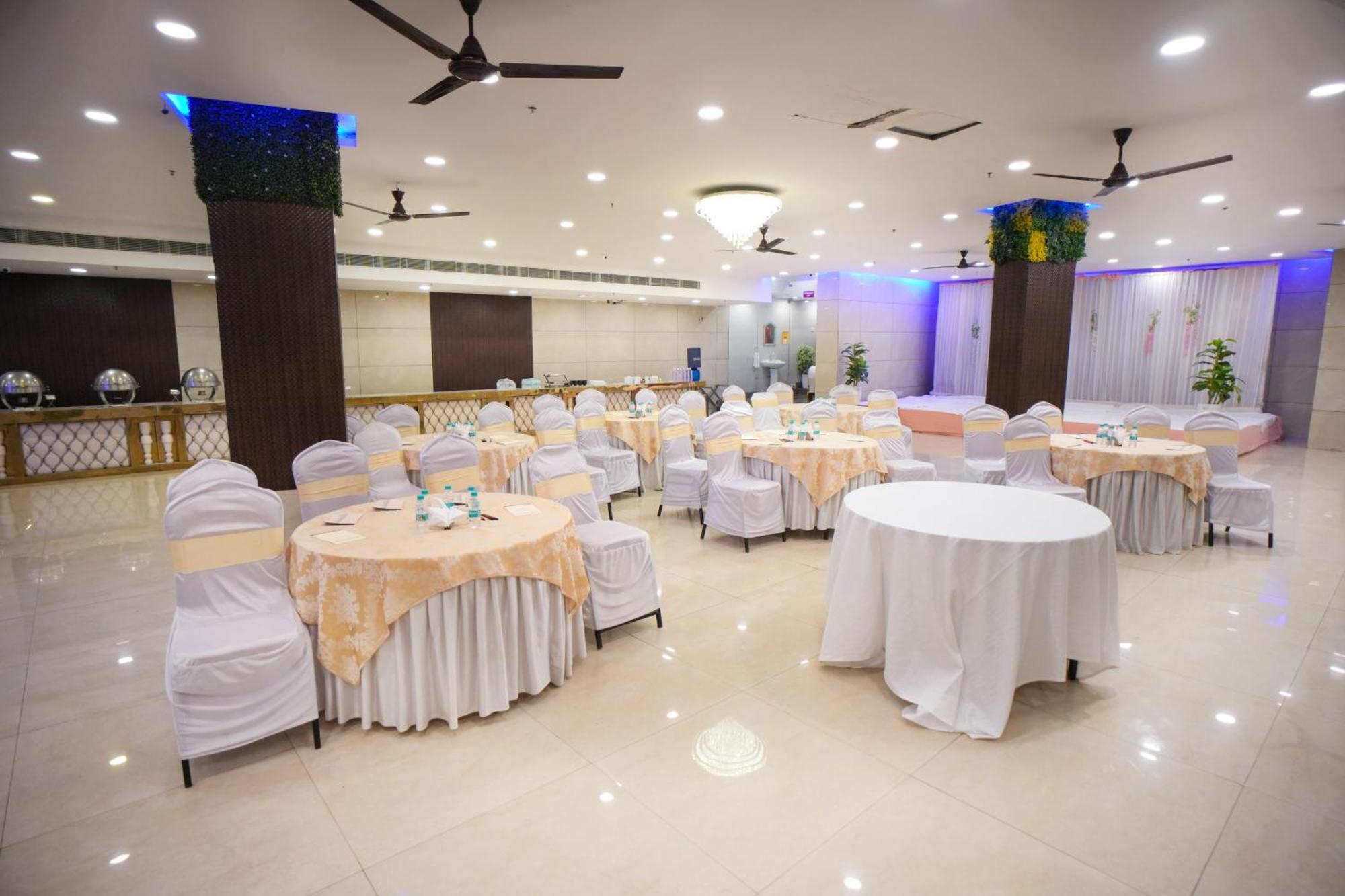 Hotel Haris Mg Road Gurugram Gurgáon Kültér fotó