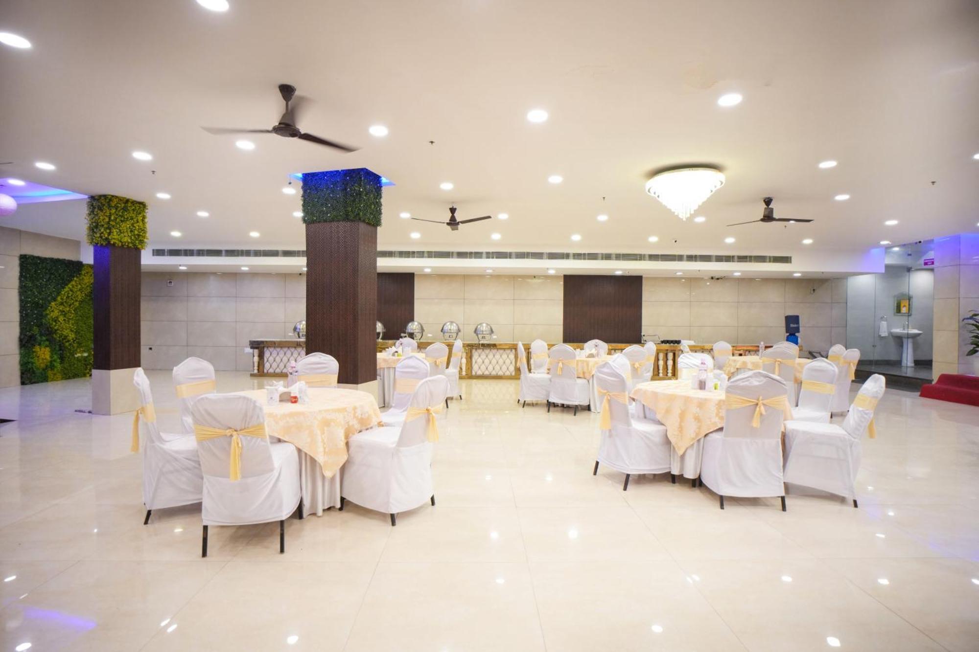 Hotel Haris Mg Road Gurugram Gurgáon Kültér fotó