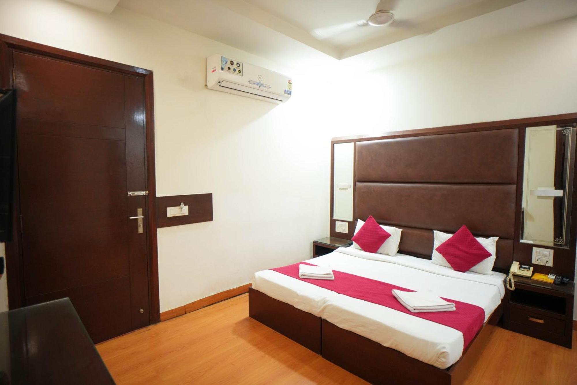 Hotel Haris Mg Road Gurugram Gurgáon Kültér fotó